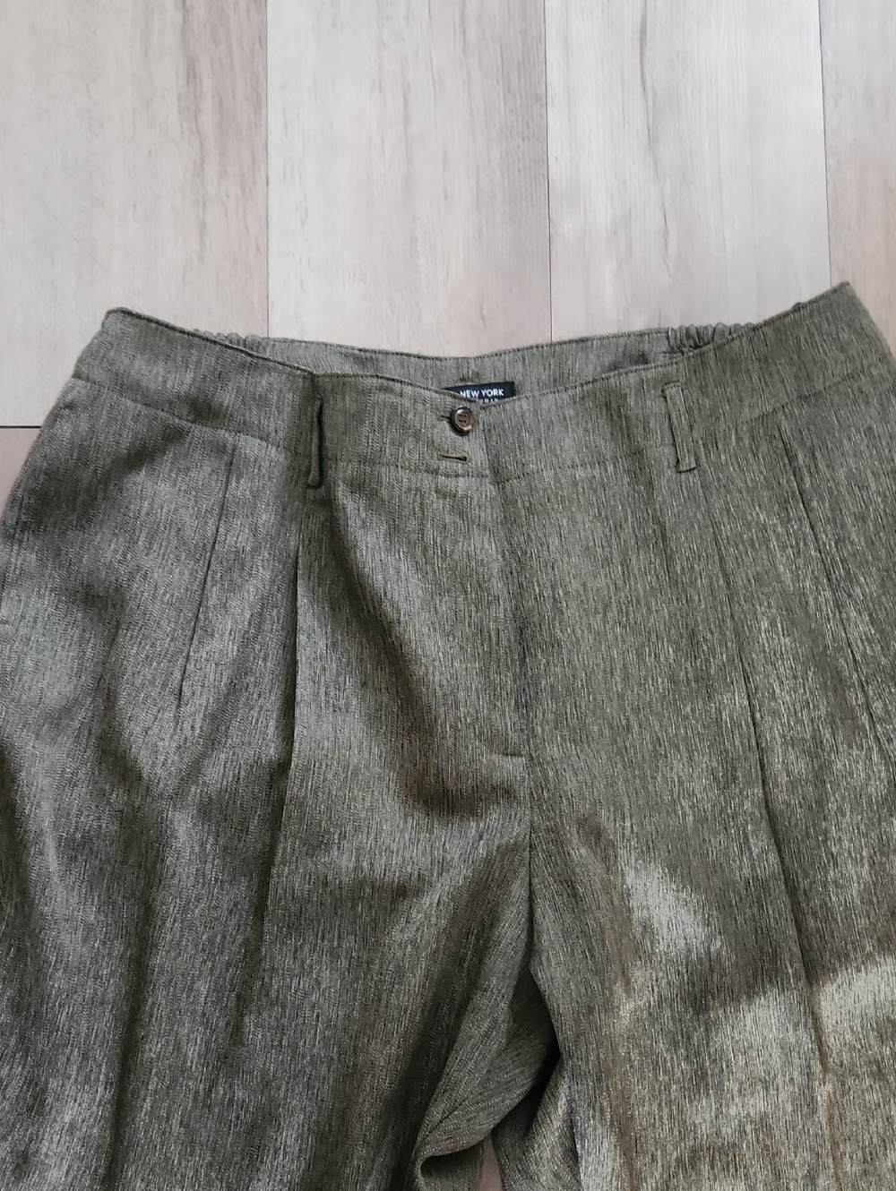 Jones New York Olive Gray Pleated Women's Dress Pants - Picture 3 of 6